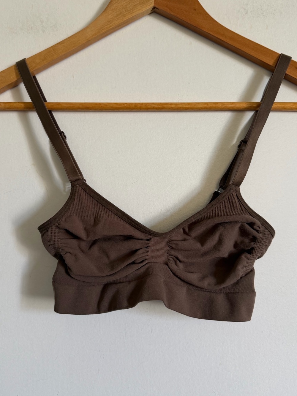 SKIMS Brown Seamless Sculpt Bralette Stretch size XXS/XS EUC